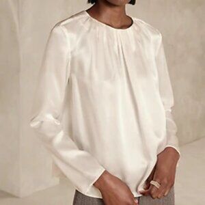 Banana Republic Ivory Ascendant Silk Blouse Holiday 2023 Small